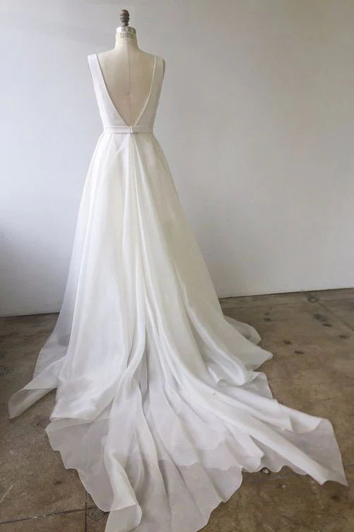 White v neck chiffon long Wedding Dresses