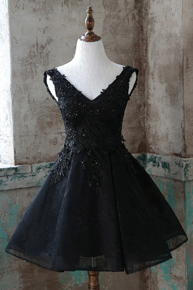 Black v neck tulle lace short homecoming dress