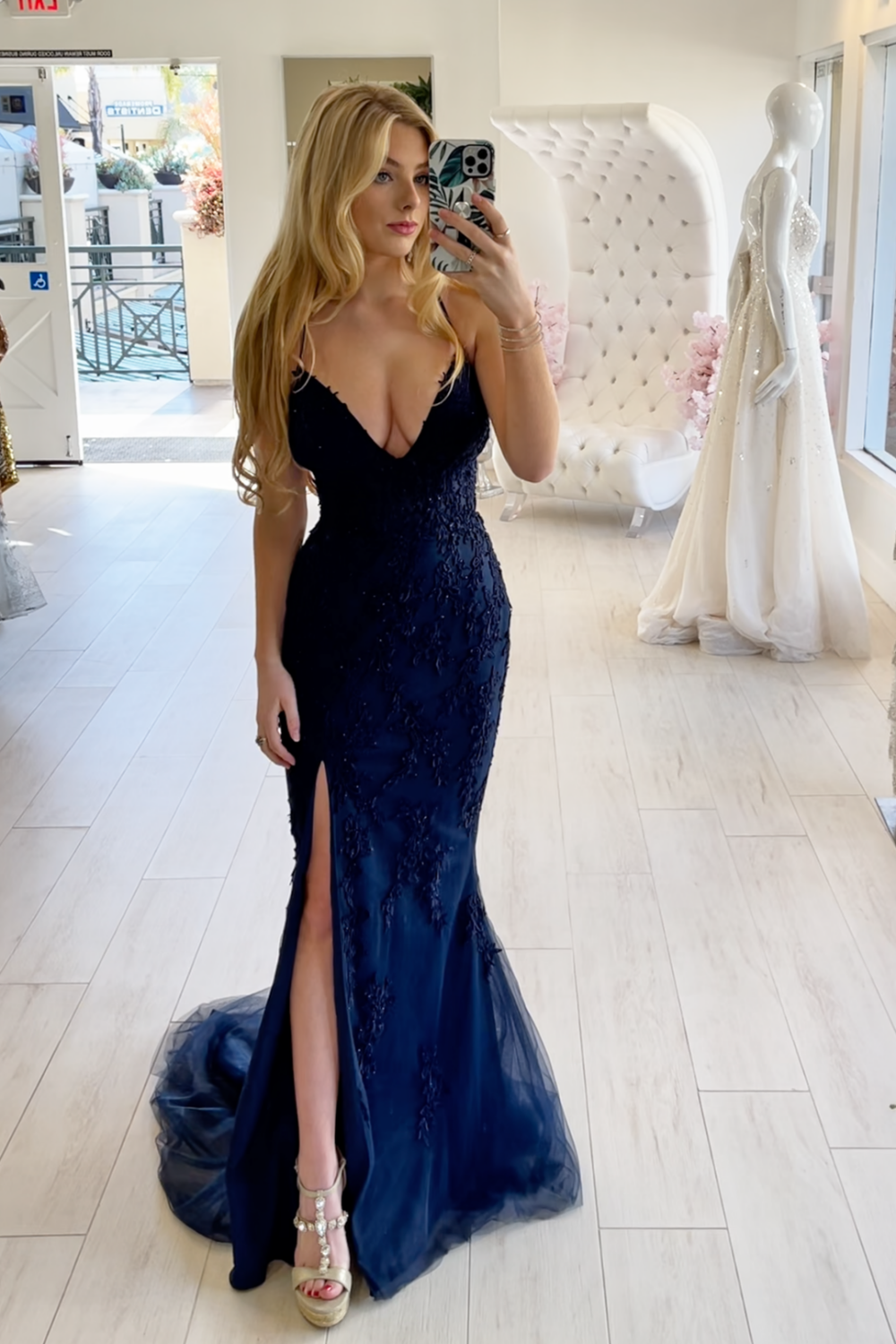 Weitese Mermaid V Neck Black Long Prom Dress with Split Front