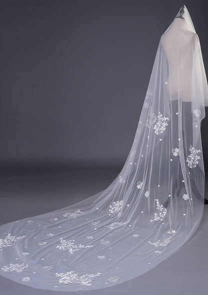 One-tier Cathedral Bridal Veils With Applique Lace