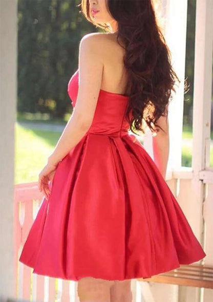 Sweetheart Sleeveless Short/Mini Satin Homecoming Dress with Pleated