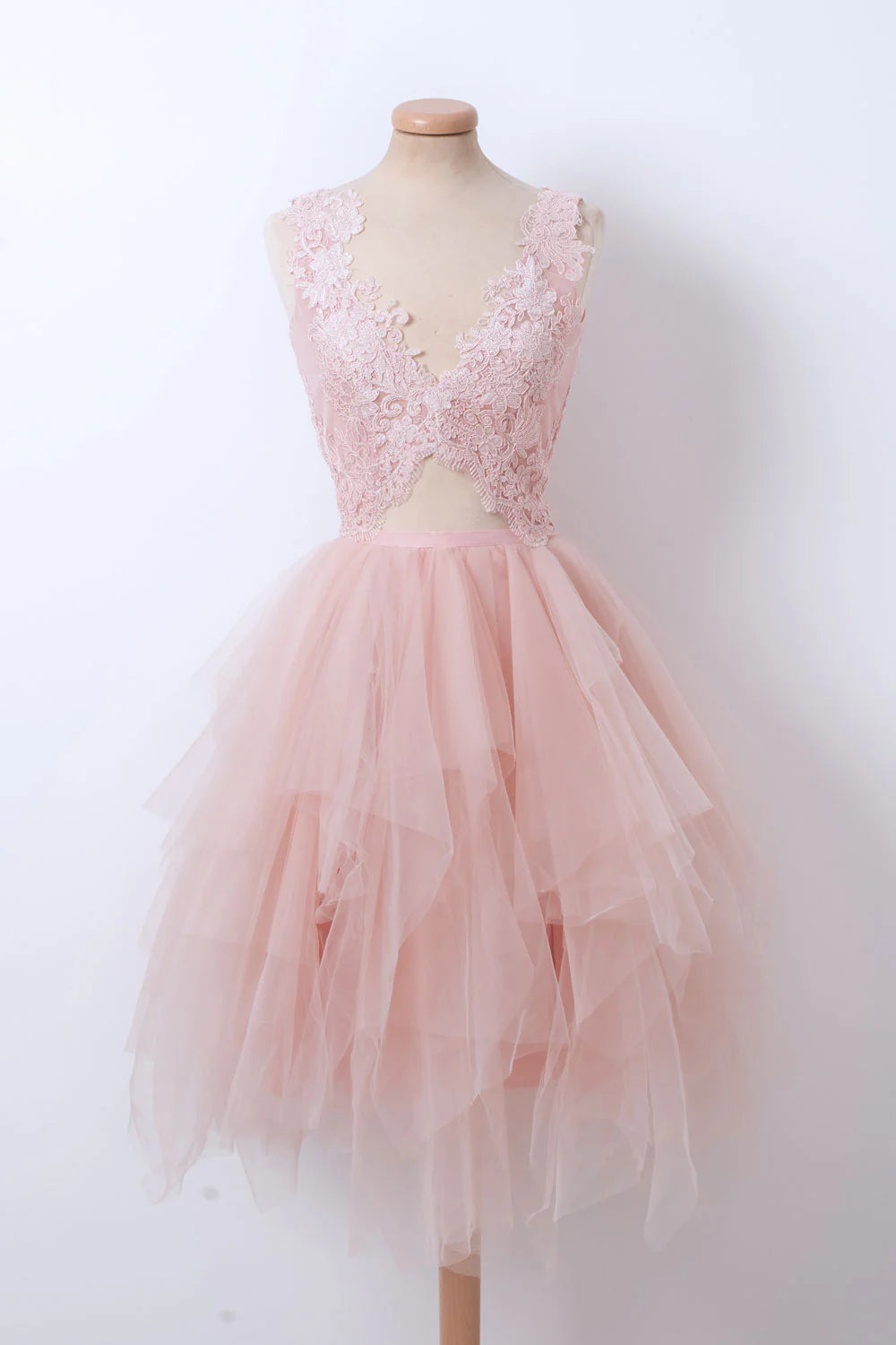 Pink v neck tulle lace short homecoming dress