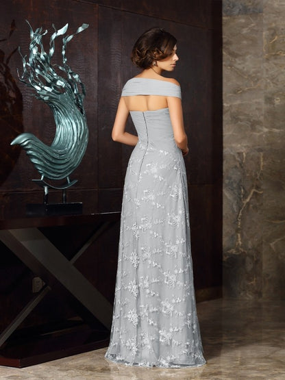 Off-the-Shoulder Applique Sleeveless Long Chiffon Mother of the Bride Dresses