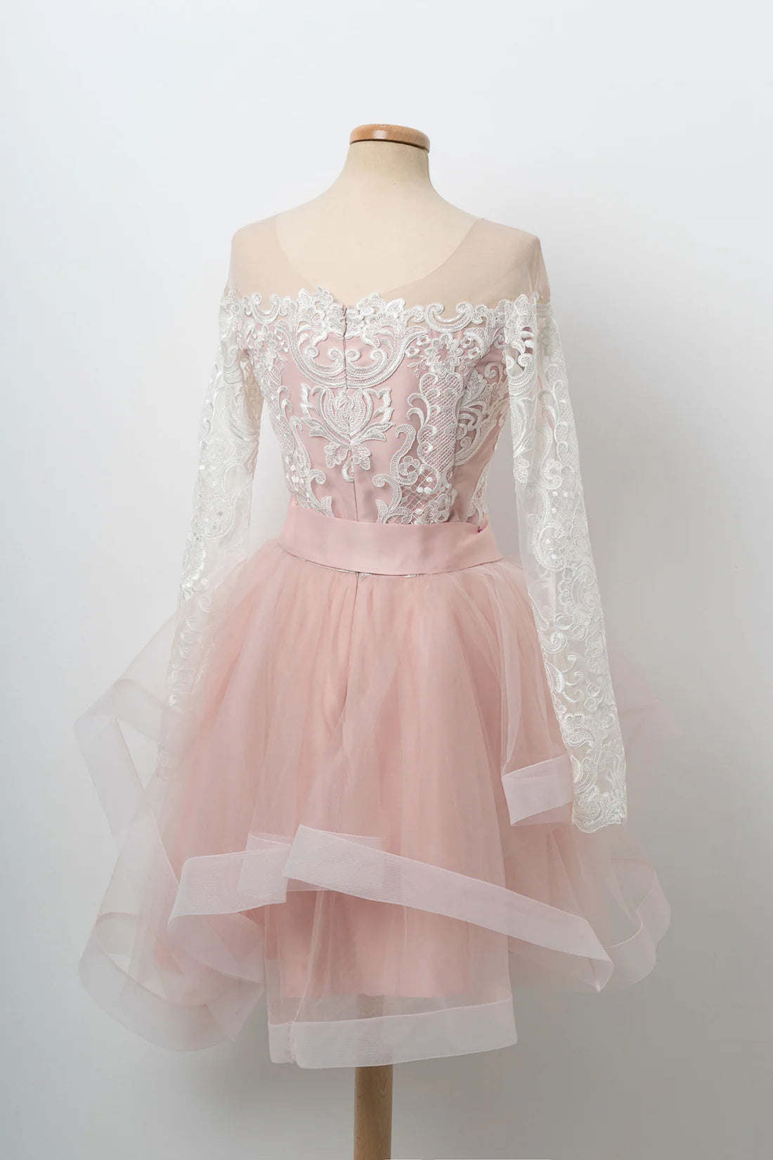 Pink round neck tulle lace short homecoming dress