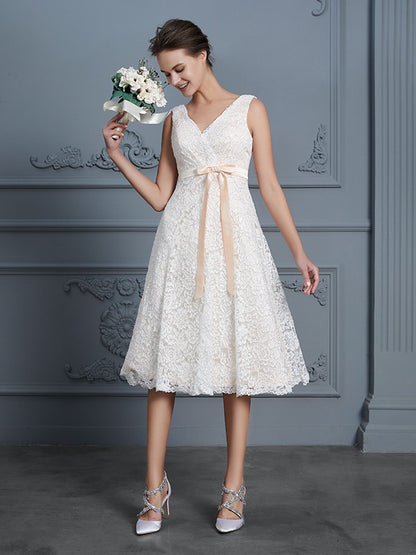 V-neck Sleeveless Knee-Length Lace Bowknot Wedding Dresses