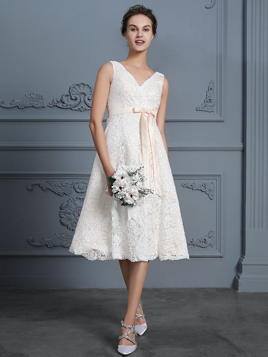 V-neck Sleeveless Knee-Length Lace Bowknot Wedding Dresses