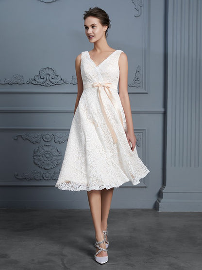 V-neck Sleeveless Knee-Length Lace Bowknot Wedding Dresses