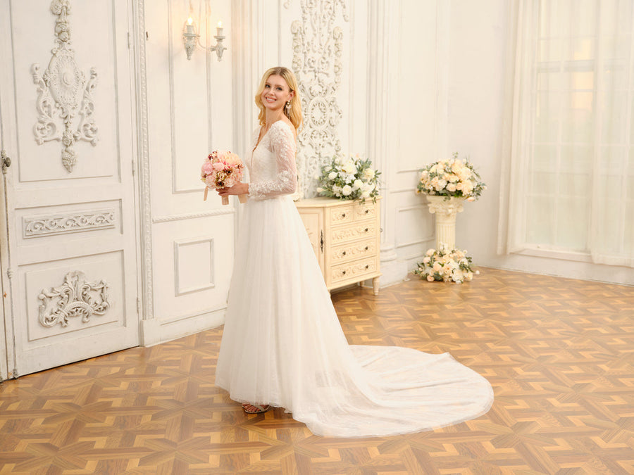 Weitese A-Line/Princess V-Neck Long Lace Wedding Dresses With Appliques