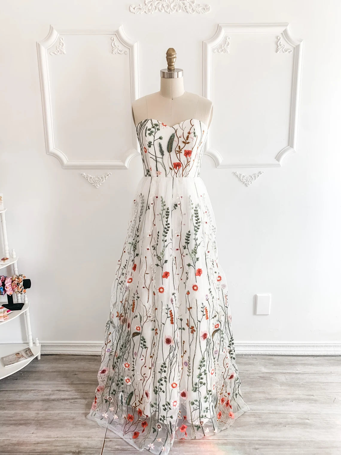 A-line Embroidered Sleeveless Strapless Evening Dress Floral Wedding Dress Floor Length Prom Party Dress