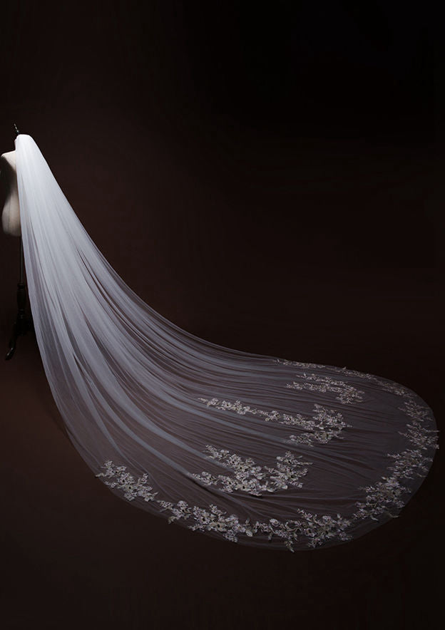 One-tier Cathedral Bridal Veils With Applique