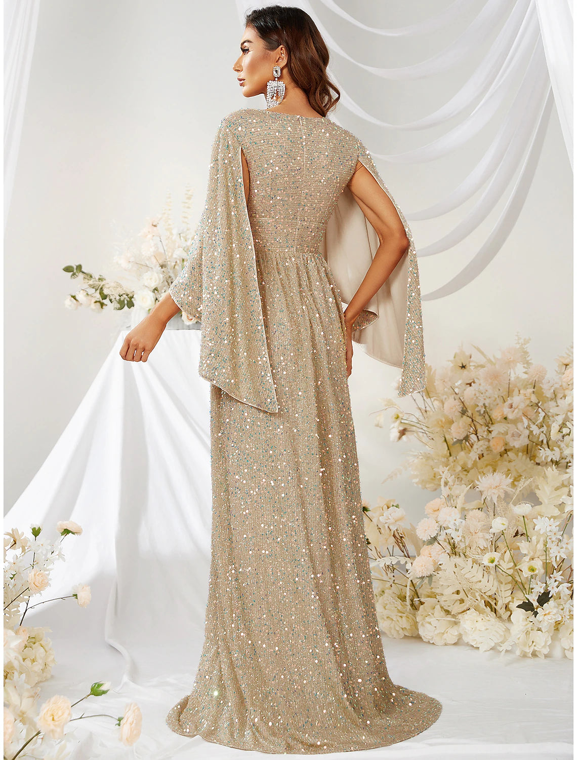 Weitese A-Line Evening Gown Elegant Dress Formal Wedding Sweep / Brush Train Long Sleeve V Neck Capes Polyester with Sequin