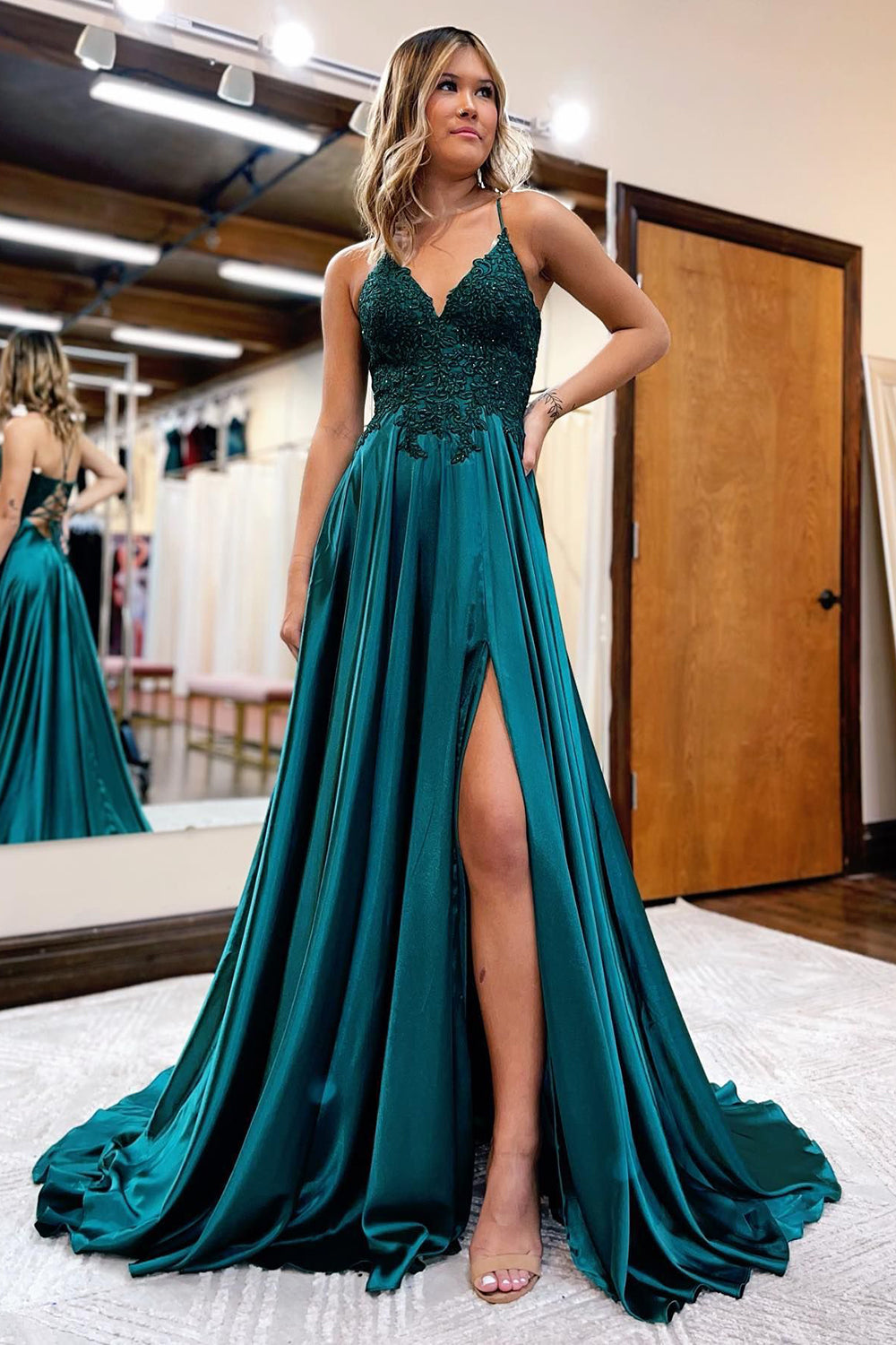 Weitese A Line Spaghetti Straps Green Long Prom Dress with Appliques