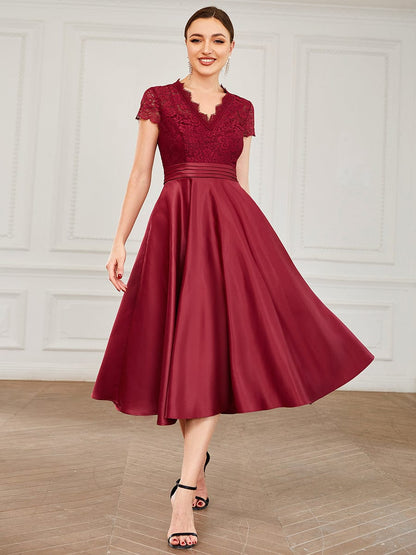 Weitese Romantic V-neck Lace Bodice Wedding Guest Dress with Pockets