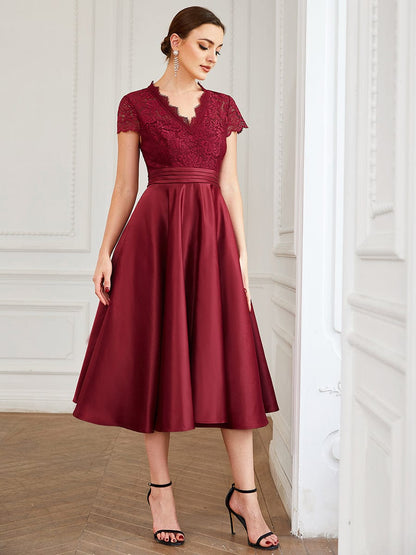 Weitese Romantic V-neck Lace Bodice Wedding Guest Dress with Pockets