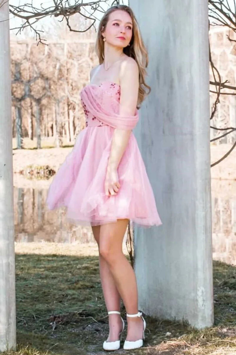 Tulle Off-the-Shoulder Sequined Strapless Short Homecoming Dress