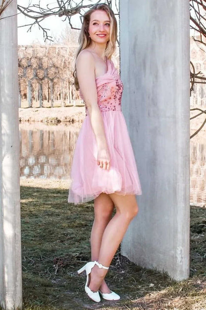 Tulle Off-the-Shoulder Sequined Strapless Short Homecoming Dress