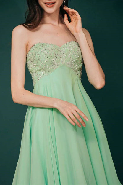 A-line Sweetheart Embroidery Short Homecoming Dress