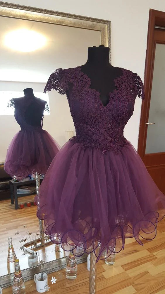 Sexy Sleevesless Backless Homecoming Dresses With Lace Applique