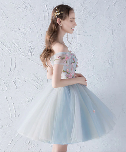 Off Shoulder Tulle Lace Applique Homecoming Dresses