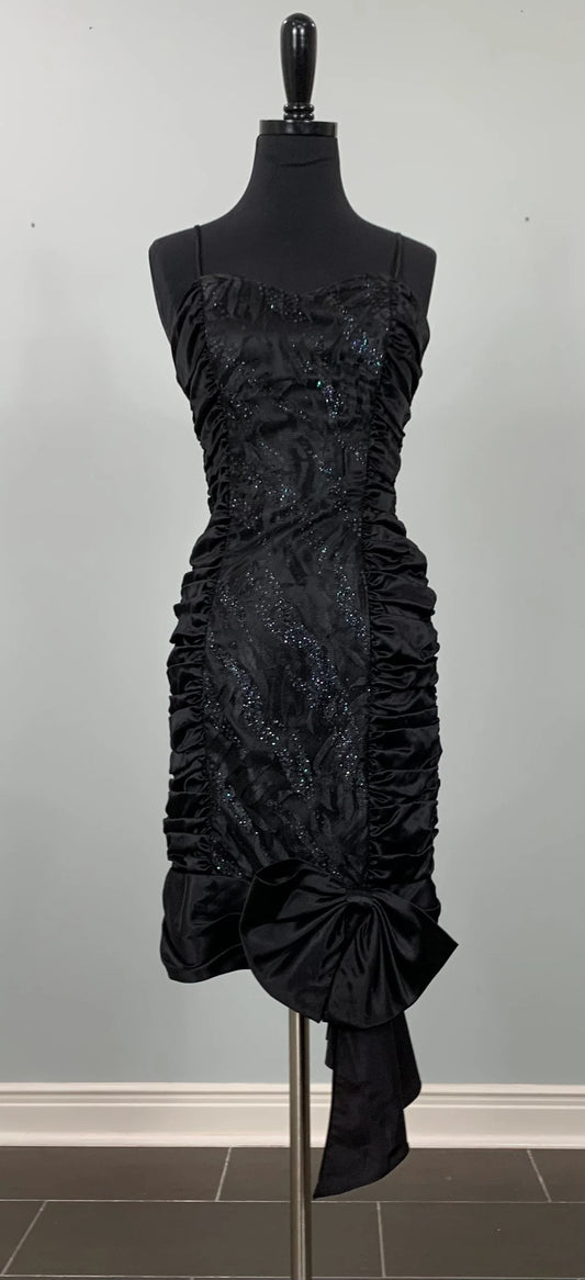 Sequins Black Spaghetti Strap Fitted Ruched Prom Dress Formal Black Lace Sleeveless Cocktail Dress