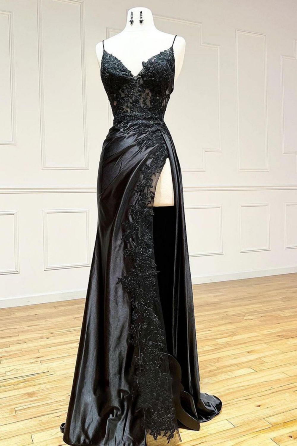 Weitese Sexy Black Mermaid Spaghetti Straps Lace Up Back Long Prom Dress With High Slit