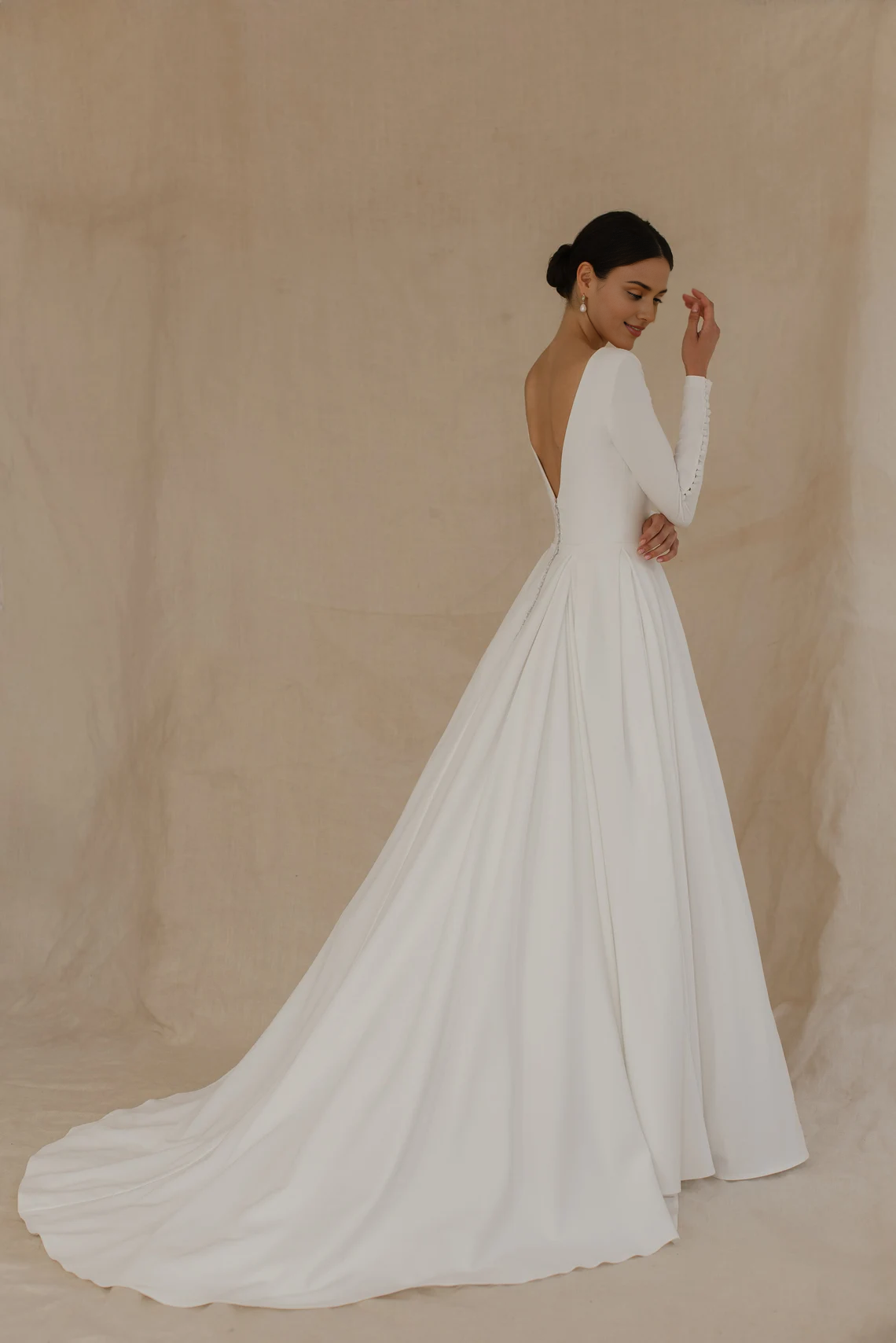 Simple Long Sleeves Deep V Neck Open Back A-line Bridal Wedding Dress With Train