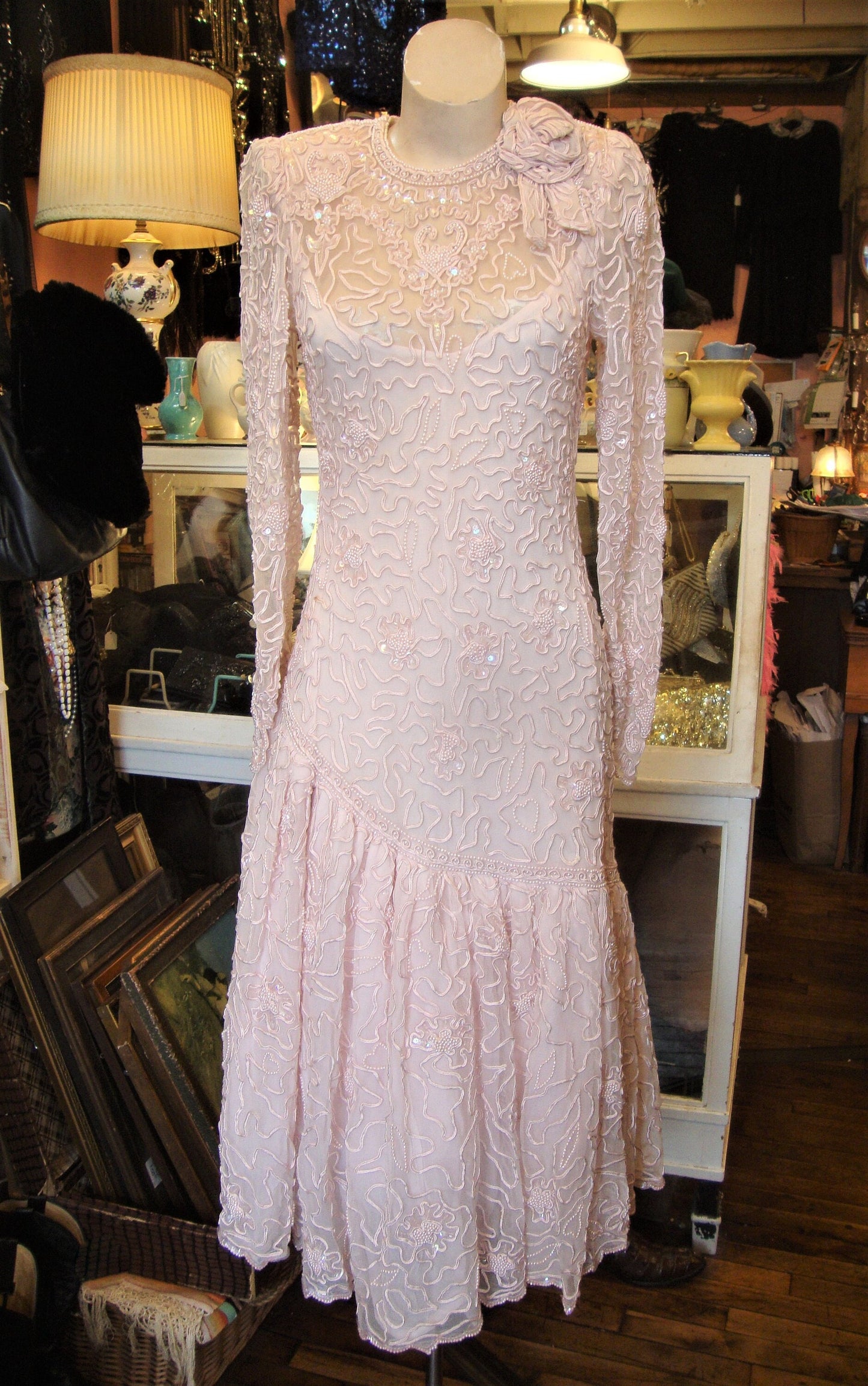 Vintage Round Neck Light Pink Sequin and Beaded Party Dress Bridal Wedding Guest Prom Dress Elegant Evening Dress With Flowar