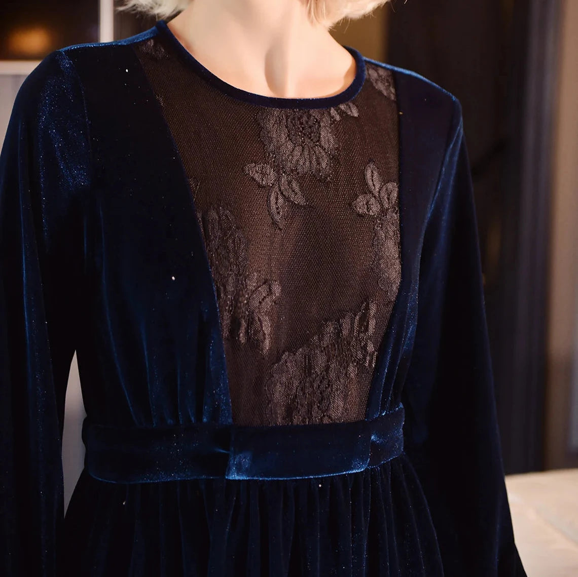 Velvet A Line Sweet Round Neck Long SleevesTea-Length Unique Party Prom Cocktail Dress