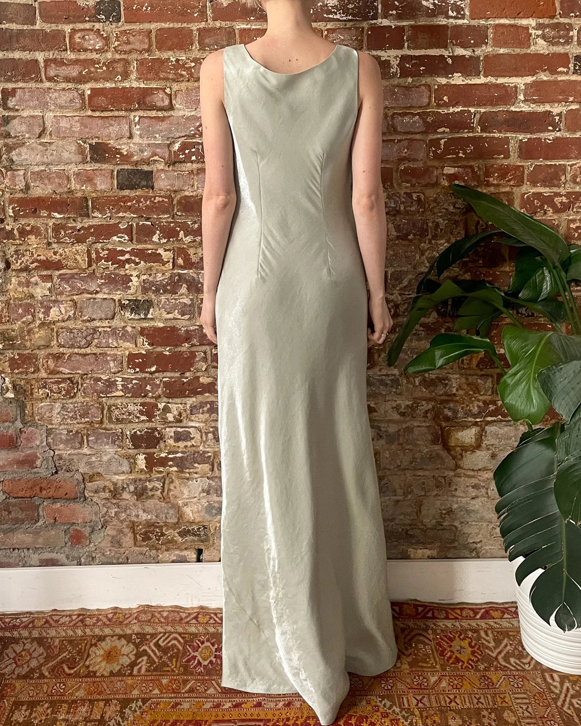 Vintage Sage Evenings Floor Length Maxi Dress Embroidered Beaded Bodice Formal Gown V Neck Sleeveless Prom Dress