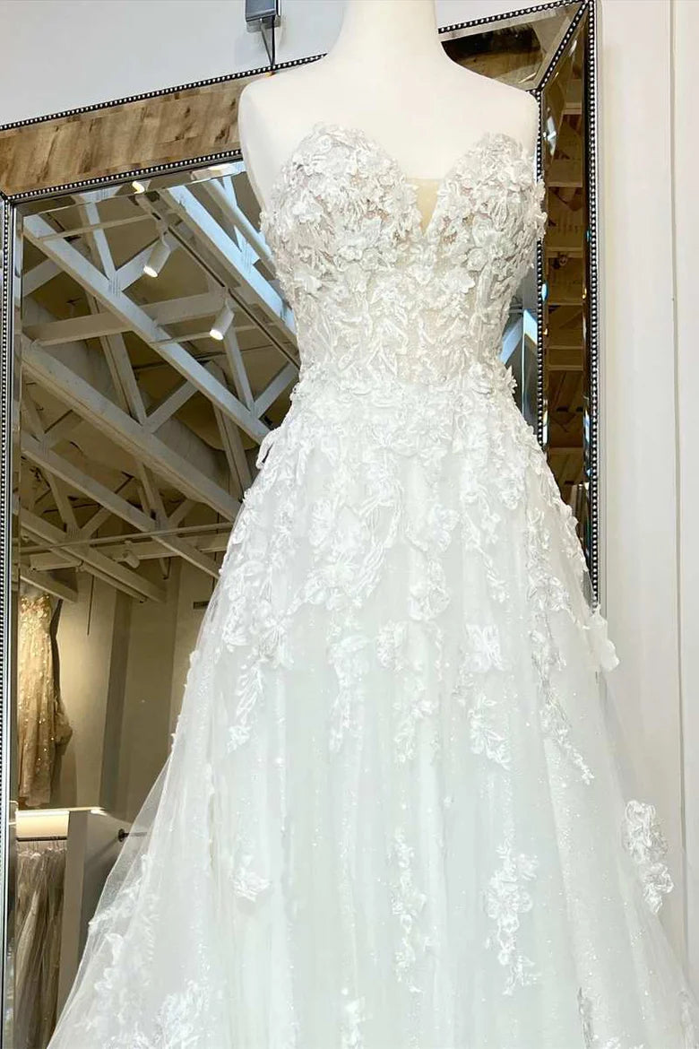 Floral Applique Sweetheart Long Wedding Dress with Sweeping Train