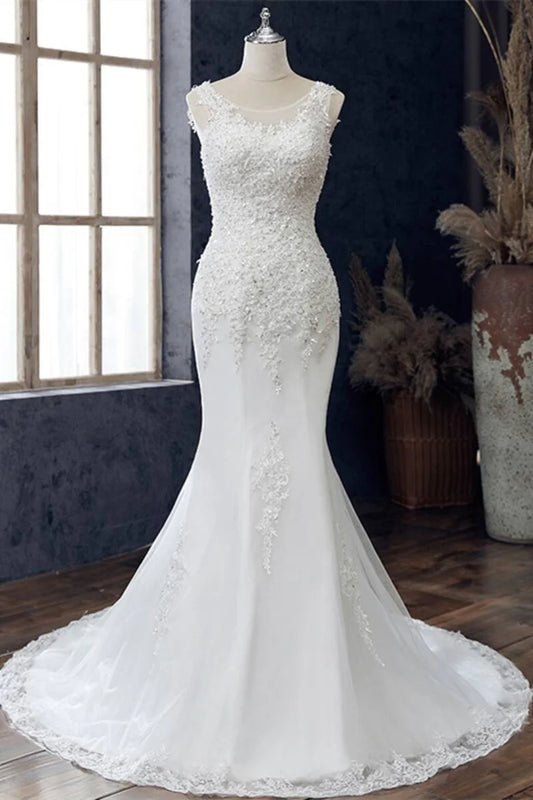 Lace Round Neck Sleeveless Trumpet Wedding Dress