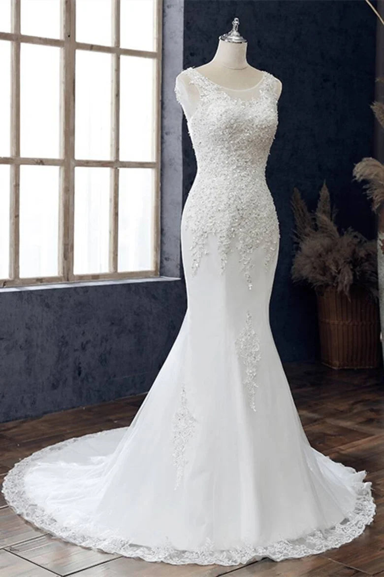 Lace Round Neck Sleeveless Trumpet Wedding Dress