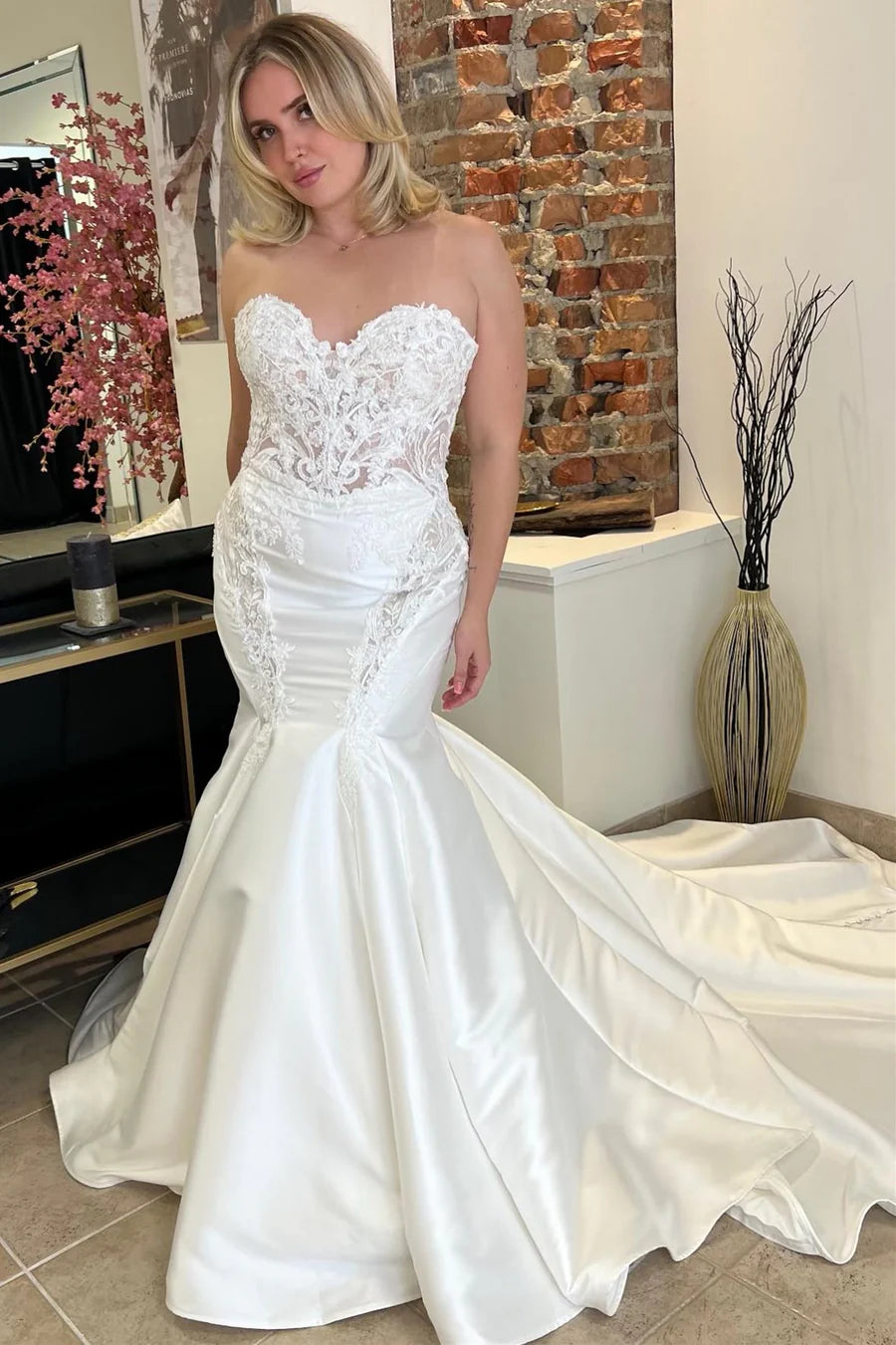 Satin Lace Strapless Long Wedding Dress With Trumpet