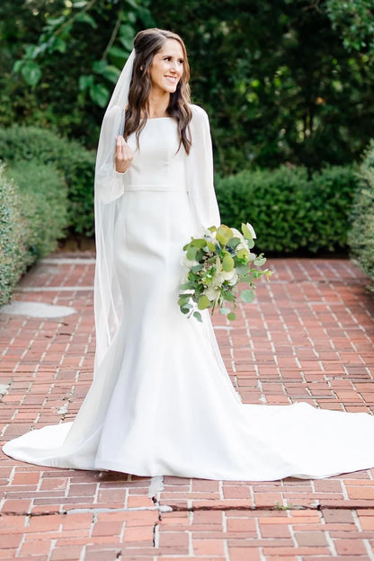 Long Sleeve Trumpet Long Wedding Dress With Long Train