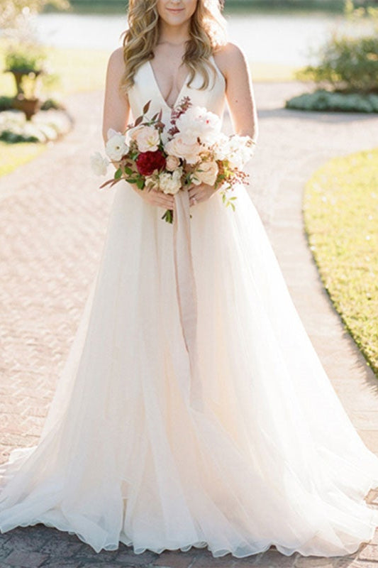 Weitese Sleeveless V-Neck Tulle Wedding Dress