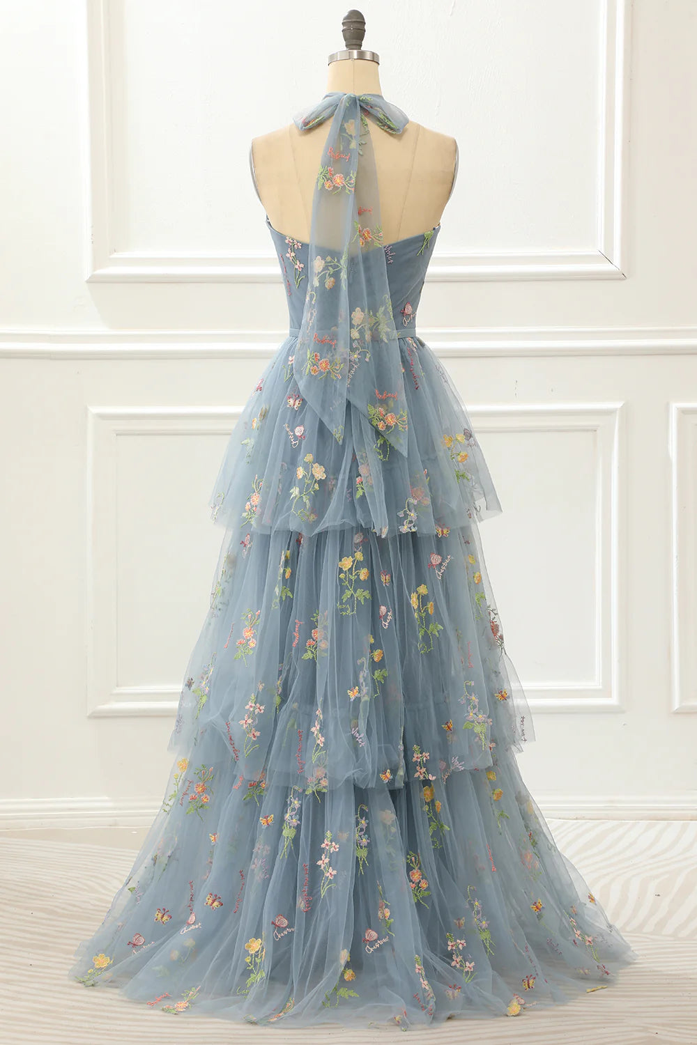 Hanging neck style A Line Halter Tulle Prom Dress With Embroidery