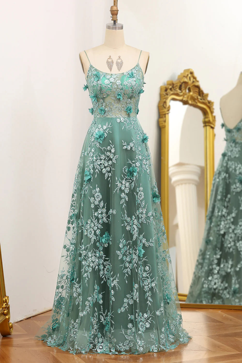 A-Line Appliques Spaghetti Straps Prom Dress