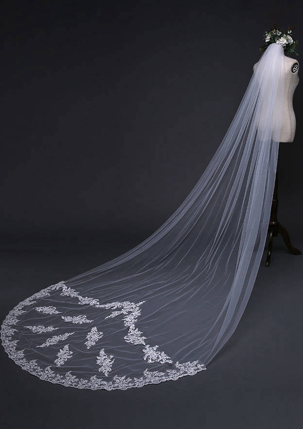 One-tier Cathedral Bridal Veils With Applique Lace