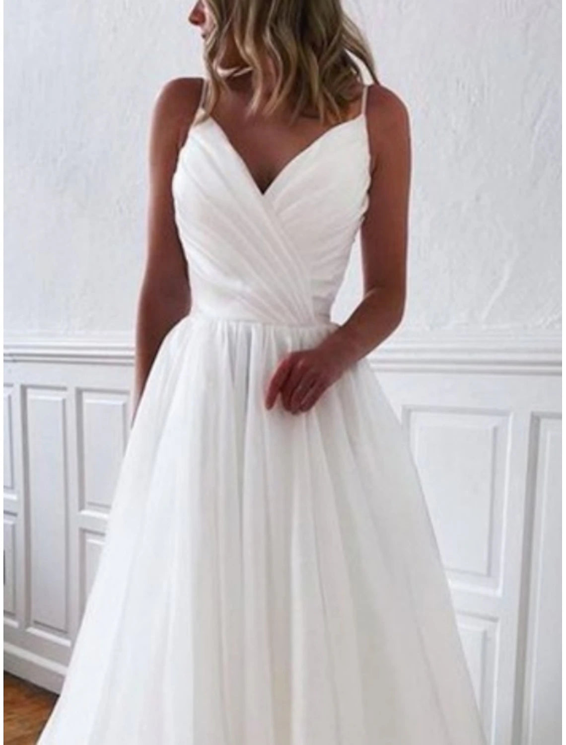 Simple Wedding Dresses Sheath / Column Camisole Sleeveless Court Train Chiffon Bridal Gowns