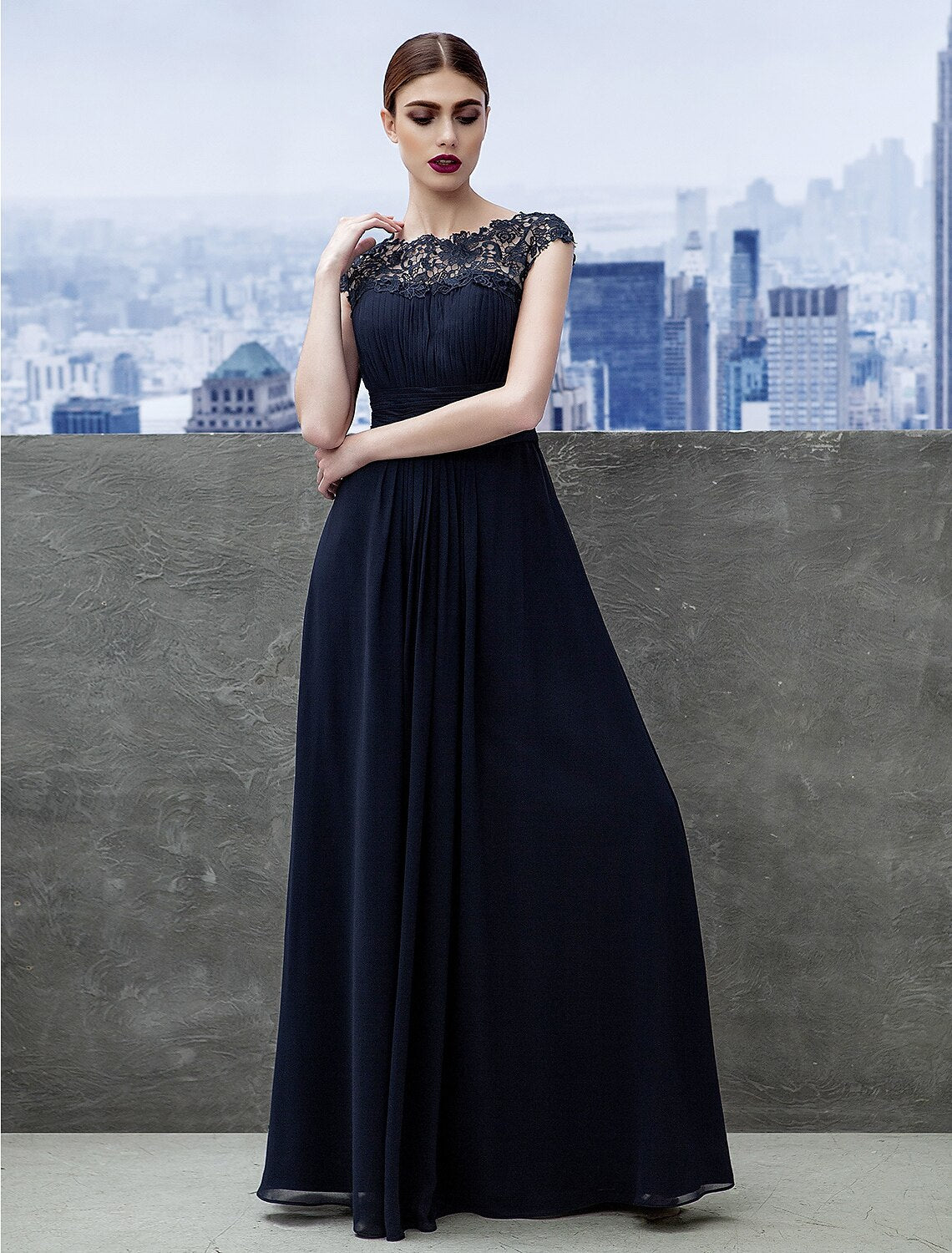 Weitese A-Line Evening Gown Empire Dress Wedding Guest Formal Evening Floor Length Short Sleeve Boat Neck Bridesmaid Dress Chiffon with Ruched Lace Insert