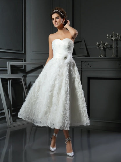 Weitese A-Line/Princess Sweetheart Bowknot Sleeveless Short Lace Wedding Dresses