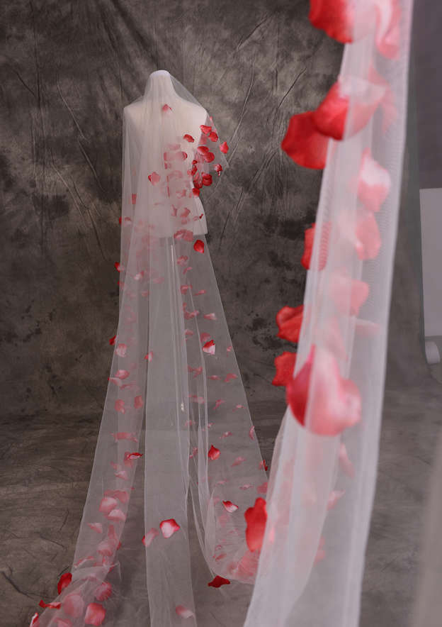 One-tier Cathedral Bridal Veils With Petal