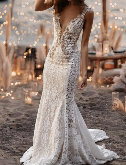 Beach Open Back Sexy Boho Wedding Dresses Mermaid / Trumpet V Neck Sleeveless Court Train Lace Bridal Gowns