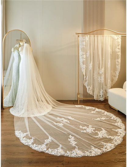 One-tier Lace Applique Edge / Lace Wedding Veil Cathedral Veils