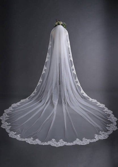 One-tier Cathedral Bridal Veils With Applique Lace