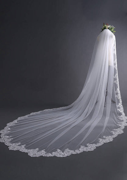 One-tier Cathedral Bridal Veils With Applique Lace