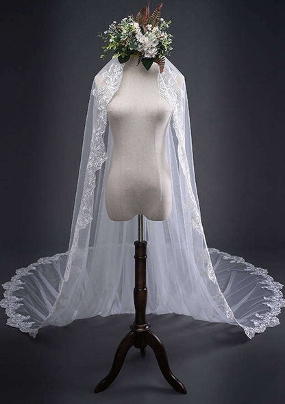 One-tier Cathedral Bridal Veils With Applique Lace