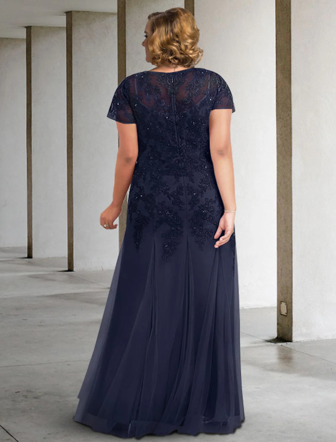 Weitese A-Line Mother of the Bride Dress Plus Size Elegant Jewel Neck Floor Length Lace Tulle Short Sleeve with Pleats Appliques