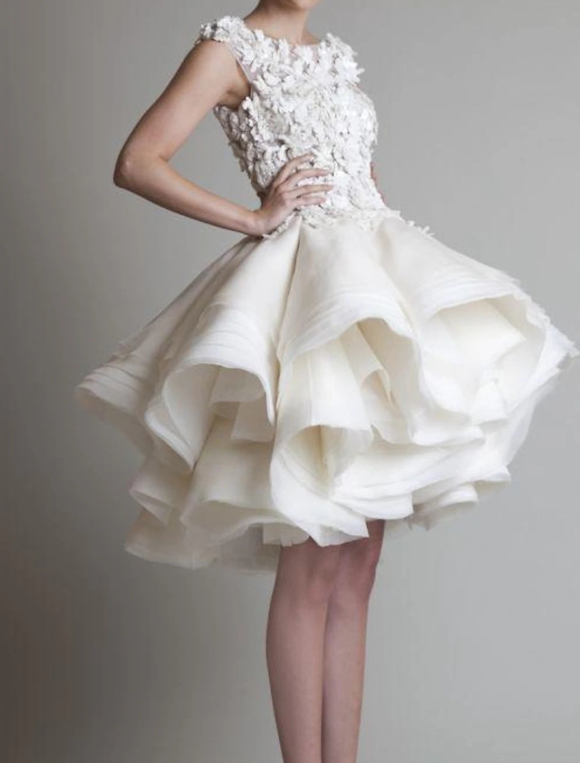 Homecoming Dresses A-Line Scoop Neck Sleeveless Asymmetrical Lace Bridal Gowns With Appliques Cascading Ruffles