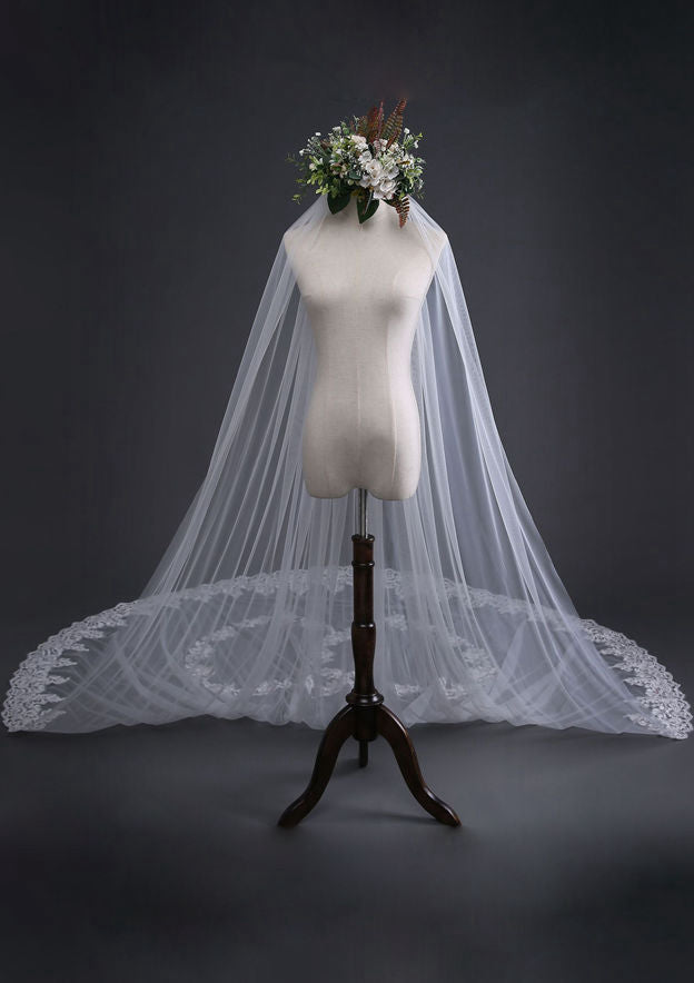 One-tier Cathedral Bridal Veils With Applique